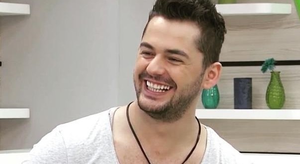 ndarja-nga-jeta-e-shpat-kasapit-na-trishtove-shume-vesa-luma-prek-me-mesazhin-nje-nga-njerezit-me-pozitiv-qe-kam-njohur