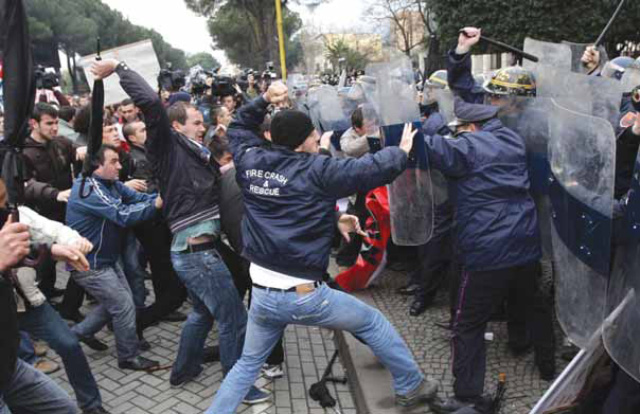 Nesër 10 vite nga protesta e përgjakshme e 21 janarit, Policia e Tiranës  kërkon rihapjen e dosjes – Balkanweb.com – News24