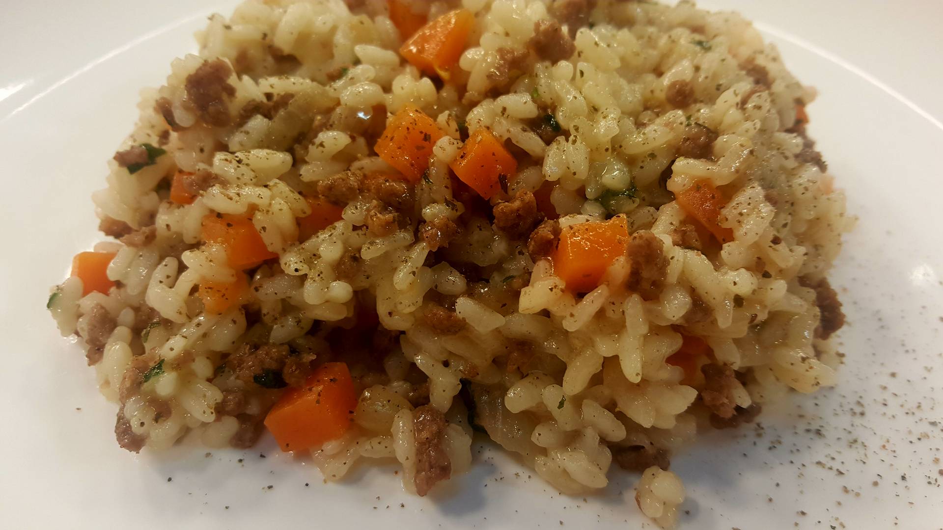 Pilaf me mish të grirë dhe karota News24