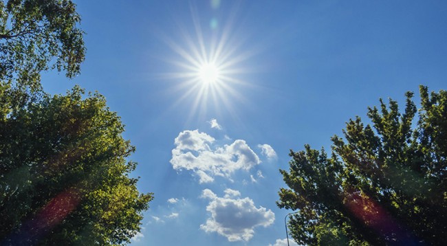Çfarë surprizash na rezervon moti këtë fundjavë? Si do jenë temperaturat -  Balkanweb.com - News24