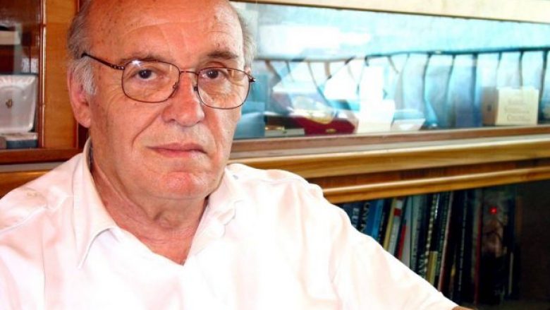  Të burgosurit që kisha në dhomë  s më ndihmonin dot  pasi    Letra e Pjetër Arbnorit nga burgu  në  86 ën