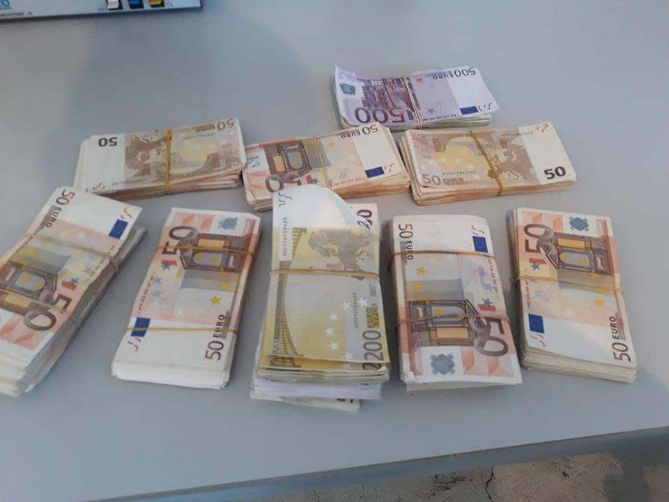 42638384 2277623065857385 2033190990545682432 N