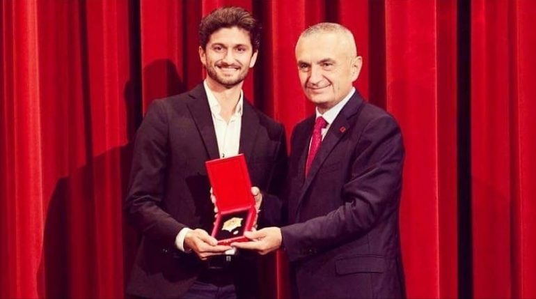 44689964 1971718479541082 2140427059682344960 N