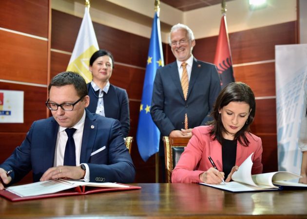 7f7f1c9d 29f4 4278 A03f 5bbb3e63774c