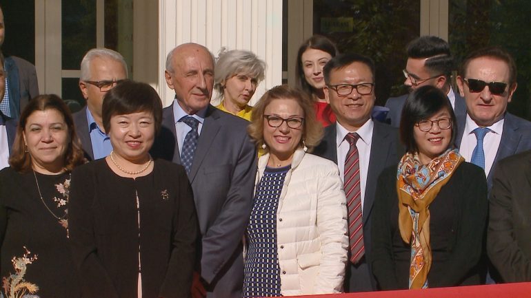 Kinezet Te Luarasi 1