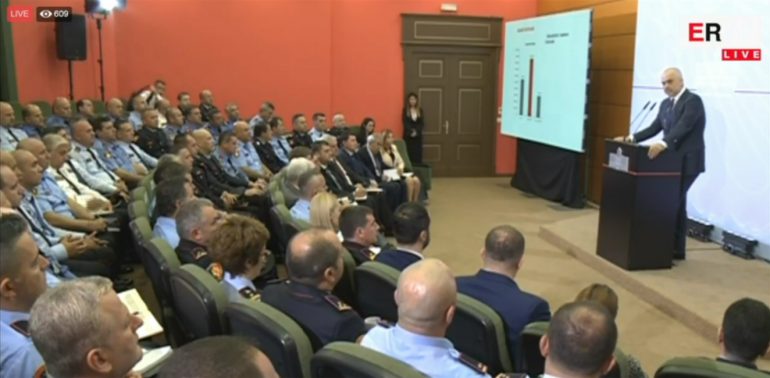 Rama Me Drejtues Te Policise