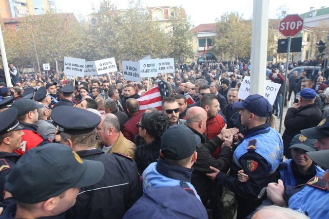 46495943 2178930642369630 2572266719712116736 N