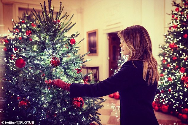 6657126 6436439 First Lady Melania Trump Unveiled The White House Christmas Them A 15 1543386612011