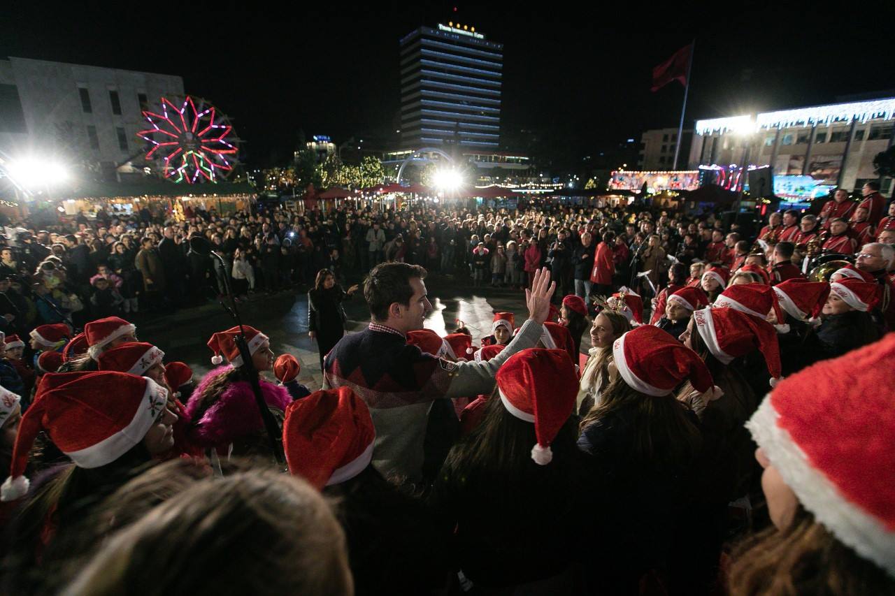 Veliaj, Ndizet Pema (3)