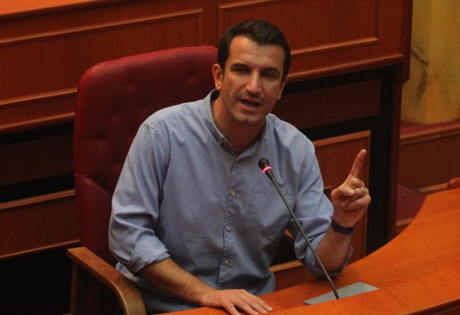 Veliaj Ne Keshill (3)