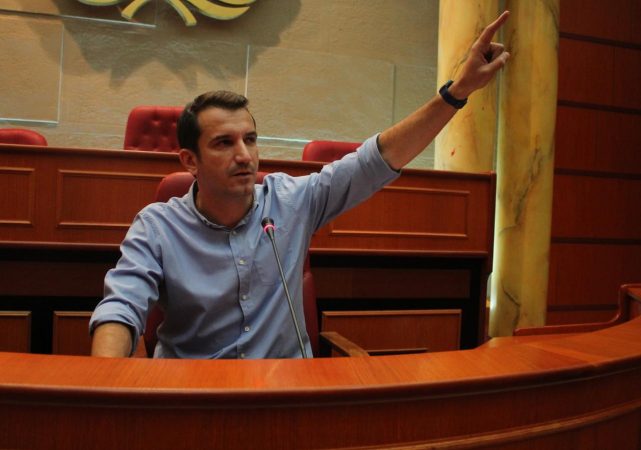 Veliaj Ne Keshill (4)