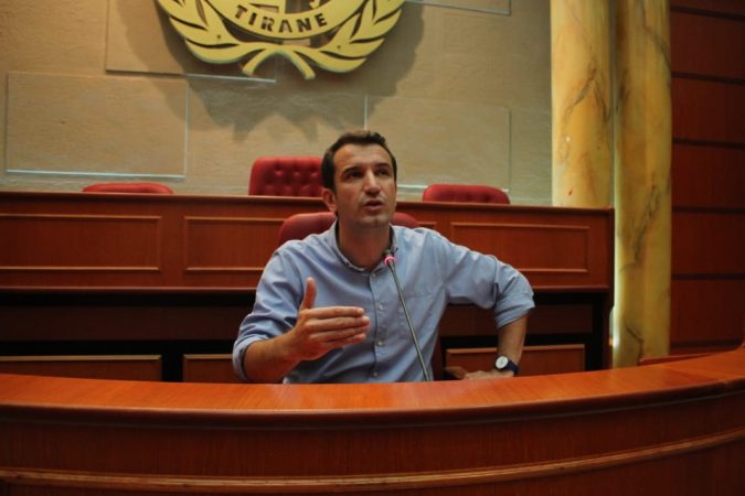 Veliaj Ne Keshill (6)