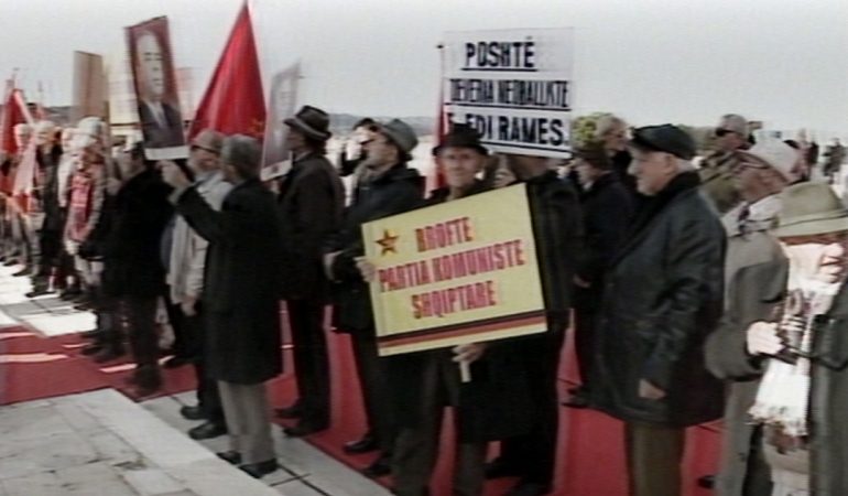 Homazhe Me Foton E Enver Hoxhes