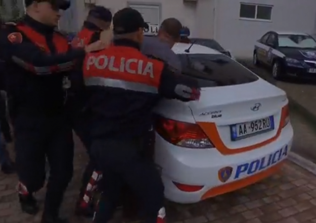 Policia Protestuesi