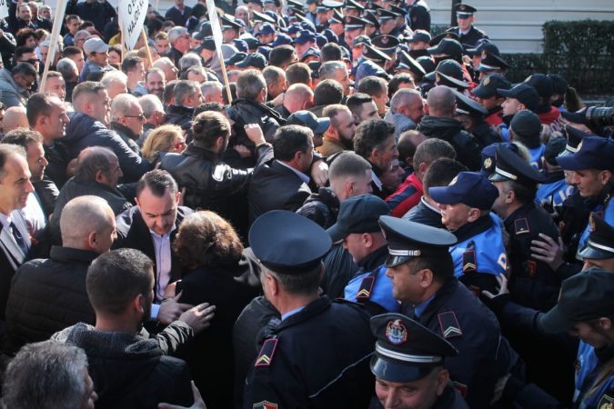 Protesta Tek Parlamenti Tym (3)