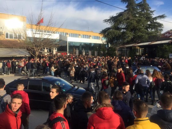 47686911 2224978744427135 3730439405953875968 N