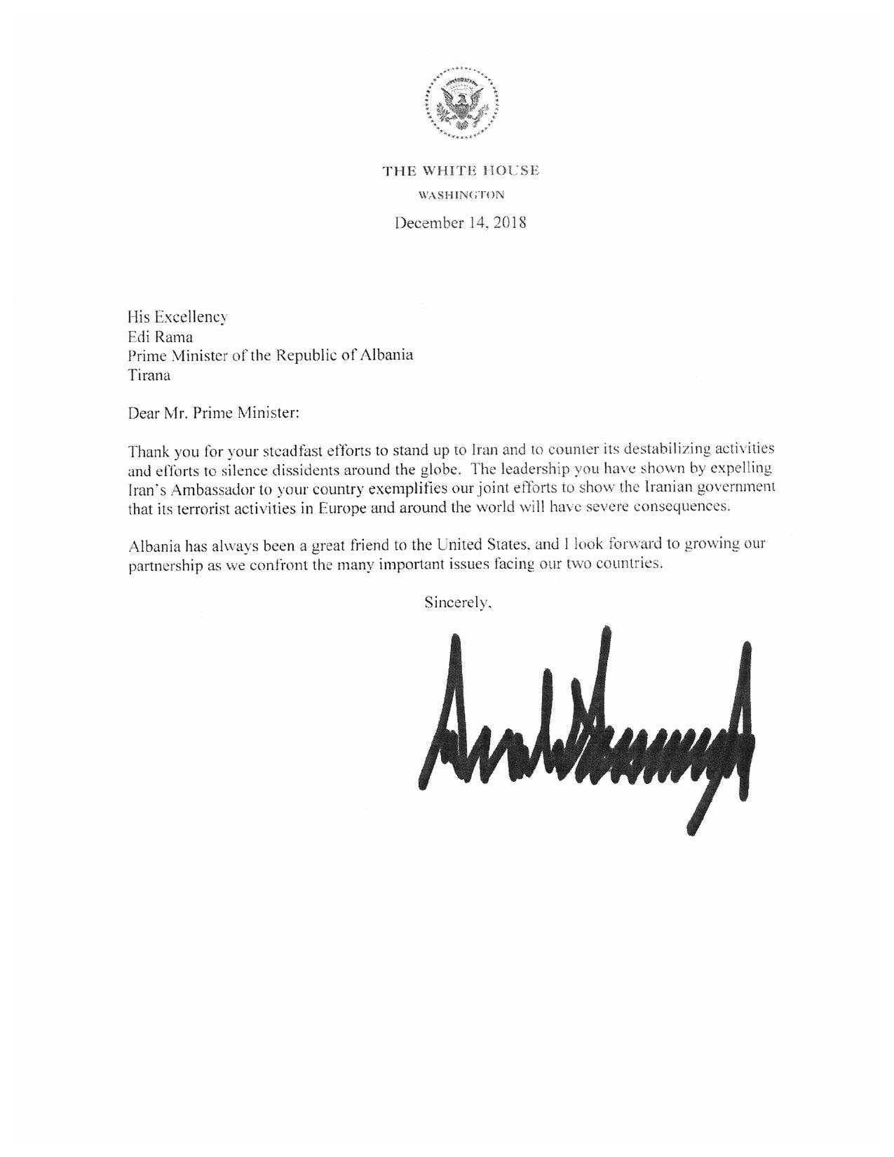 Letra E Trump
