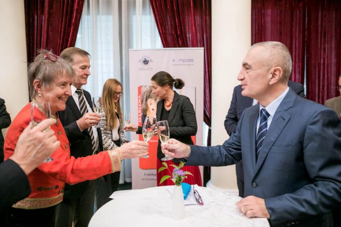 Meta, Mariane Graf (5)