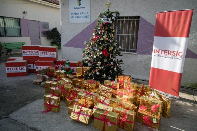 Veliaj Dhurata Femijet (1)