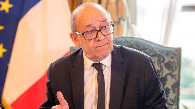 Exclusif Pourquoi Jean Yves Le Drian Soutient Emmanuel Macron