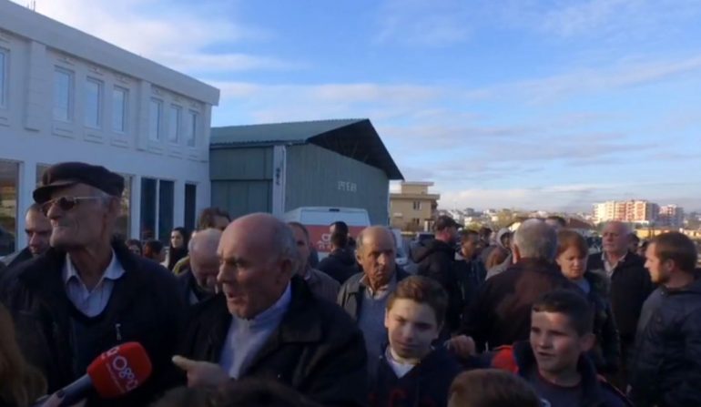 Protesta E Banoreve Te Bregut Te Lumit