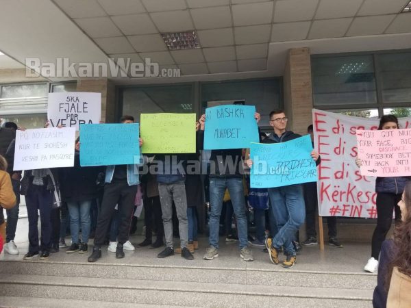 Protesta E Studenteve Pankartat