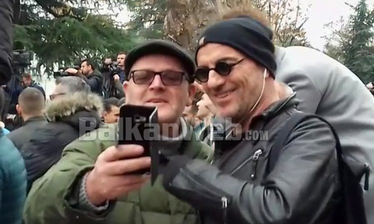 Robert Aliaj Ne Proteste