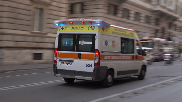 Videoblocks Italian Emergency Paramedic Ambulance With Siren Rome Italy Revrkwekb Thumbnail Full04
