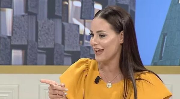 Siyayotgan yigitlarning yashirin kamerasi