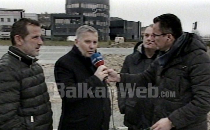 Permbytje Ne Autostrade Bisnesmeni