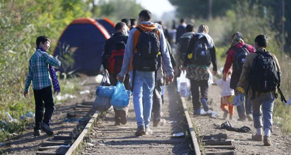 2048x1536 Fit Des Migrants En Hongrie Le 9 Septembre 2015 Ap Photo Matthias Schrader 587x312