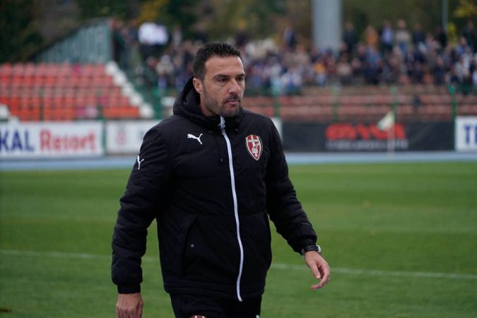 51978484 300824263953696 2440991516756279296 N