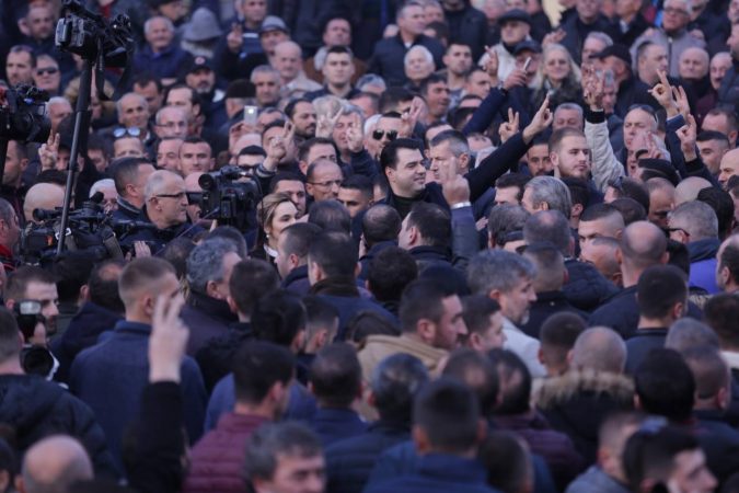 52712863 2288723747845460 5718571834467680256 O Copy