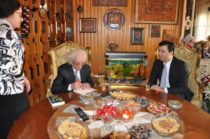 52846888 2288690704515431 1631630257247223808 N