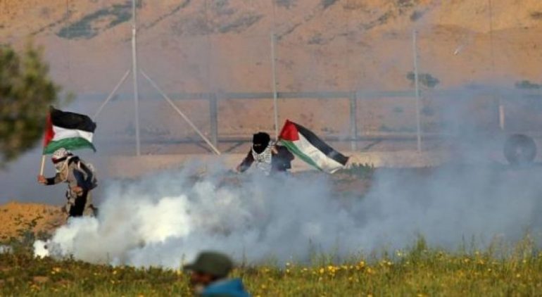 Auto 648x364 Israeli Gunfire Kills Gaza Teens During Border Protests 1549647966 26515 11549649453