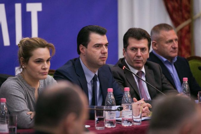 Auto Opozita E Bashkuar1522693264