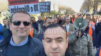 Klevisi Me Banoret E Astirit