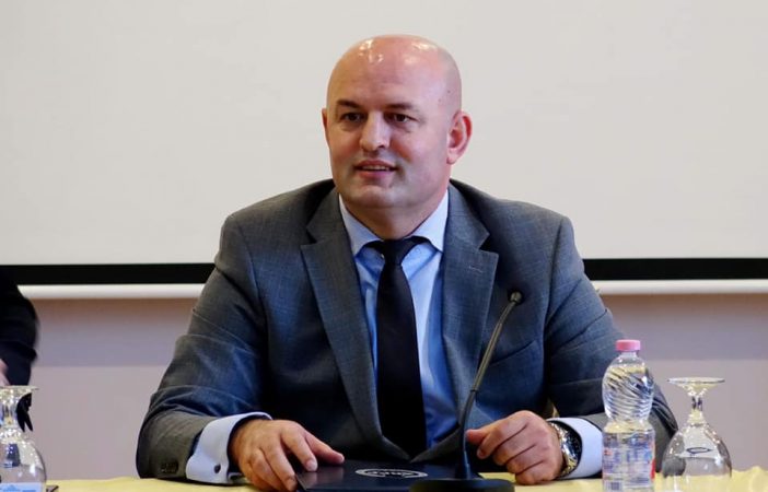 54364824 1998310913798956 2809732364836536320 N