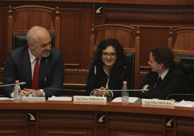 Parlament 13 Mars (16)