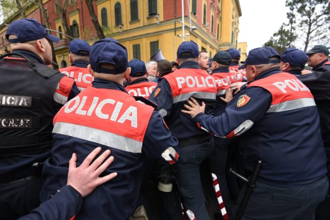 Policia Tensione (1)