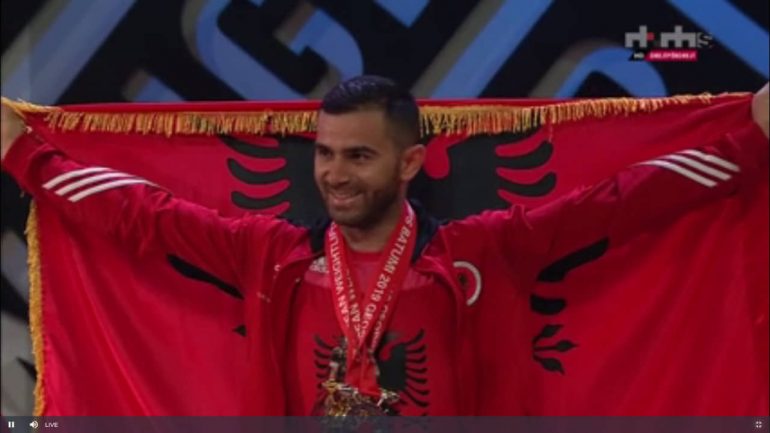 56576544 342443263282712 4533271146941906944 N