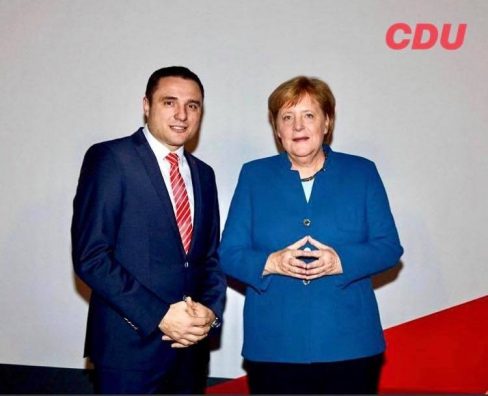 60742d14 5d5c 49ed A145 A9719000d143 488x396