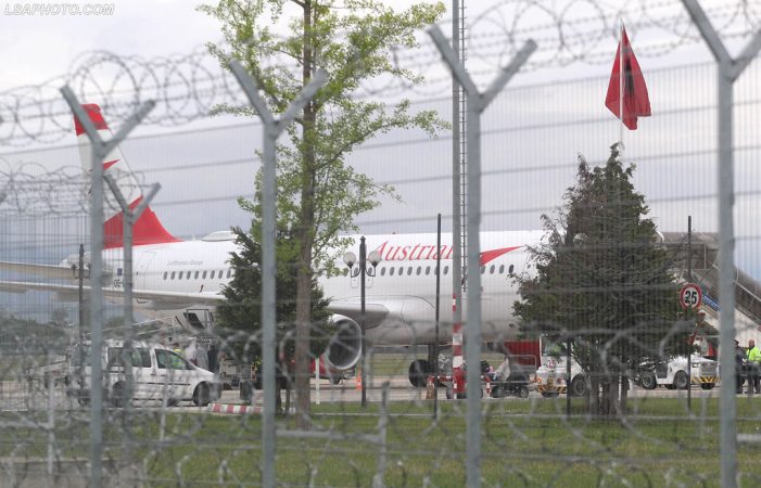 Avioni I Grabitur Ne Rinas1