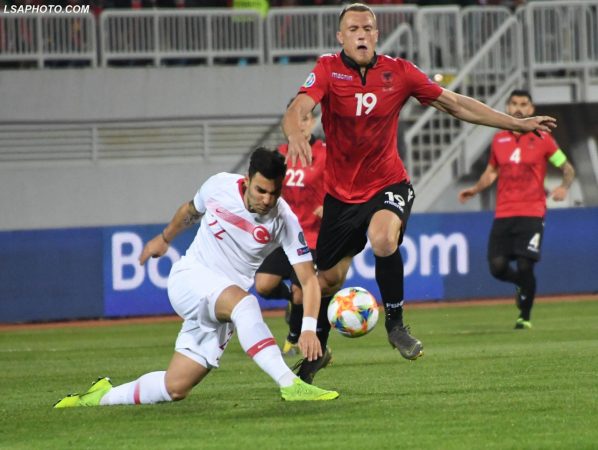 Kombetarja Foto Vogel 1