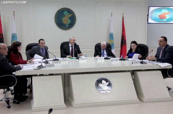 Kryetari I Kqz Klement Zguri Nenkryetari Denar Biba Dhe Anetaret Gezim Veleshnja Edlira Jorgaqi Bledar Skenderi Hysen Osmanaj Vera Shtjefni