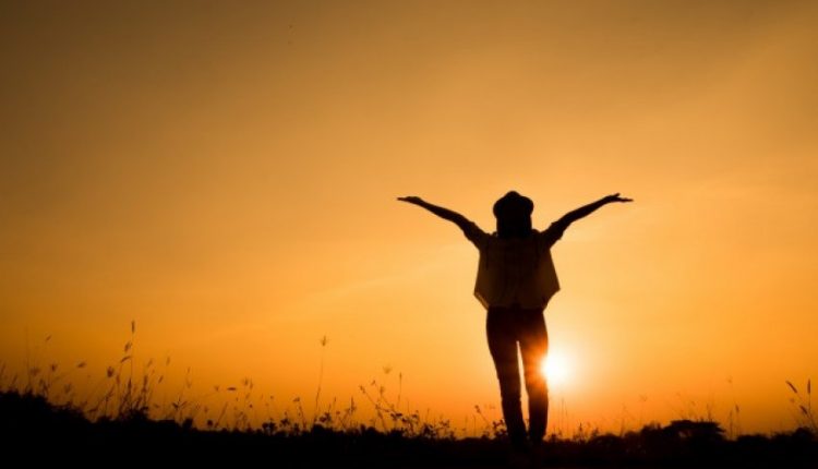 Auto Happy Woman Standing Sunset Silhouette 1249 17561555775926 750x430