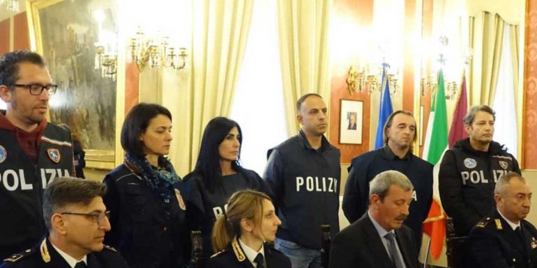 Policia Italiane1