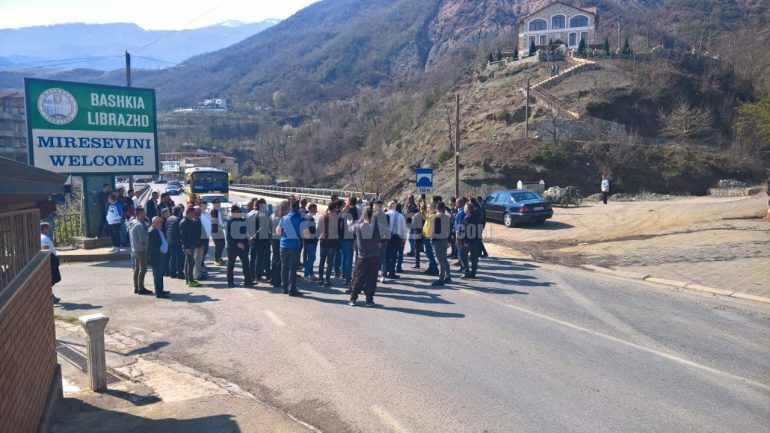 Rama Pritet Me Protesta Ne Librazhd