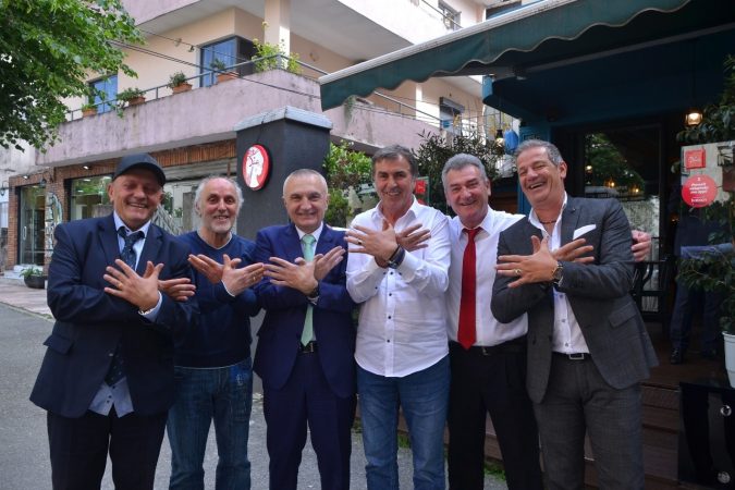 60720428 2280941581952102 4122656433604919296 O