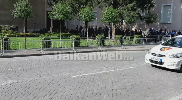 Blindohet Kryeministria